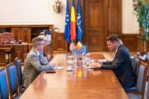 Mircea Abrudean, după întâlnirea cu Michael Dickerson: Întărirea parteneriatului strategic România-SUA rămâne o prioritate